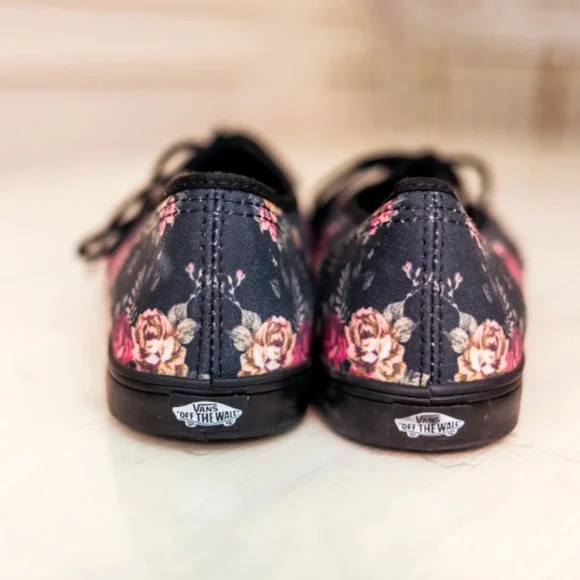 Vans Black Rose Floral Sneakers Size 7.5 - Picture 2 of 5